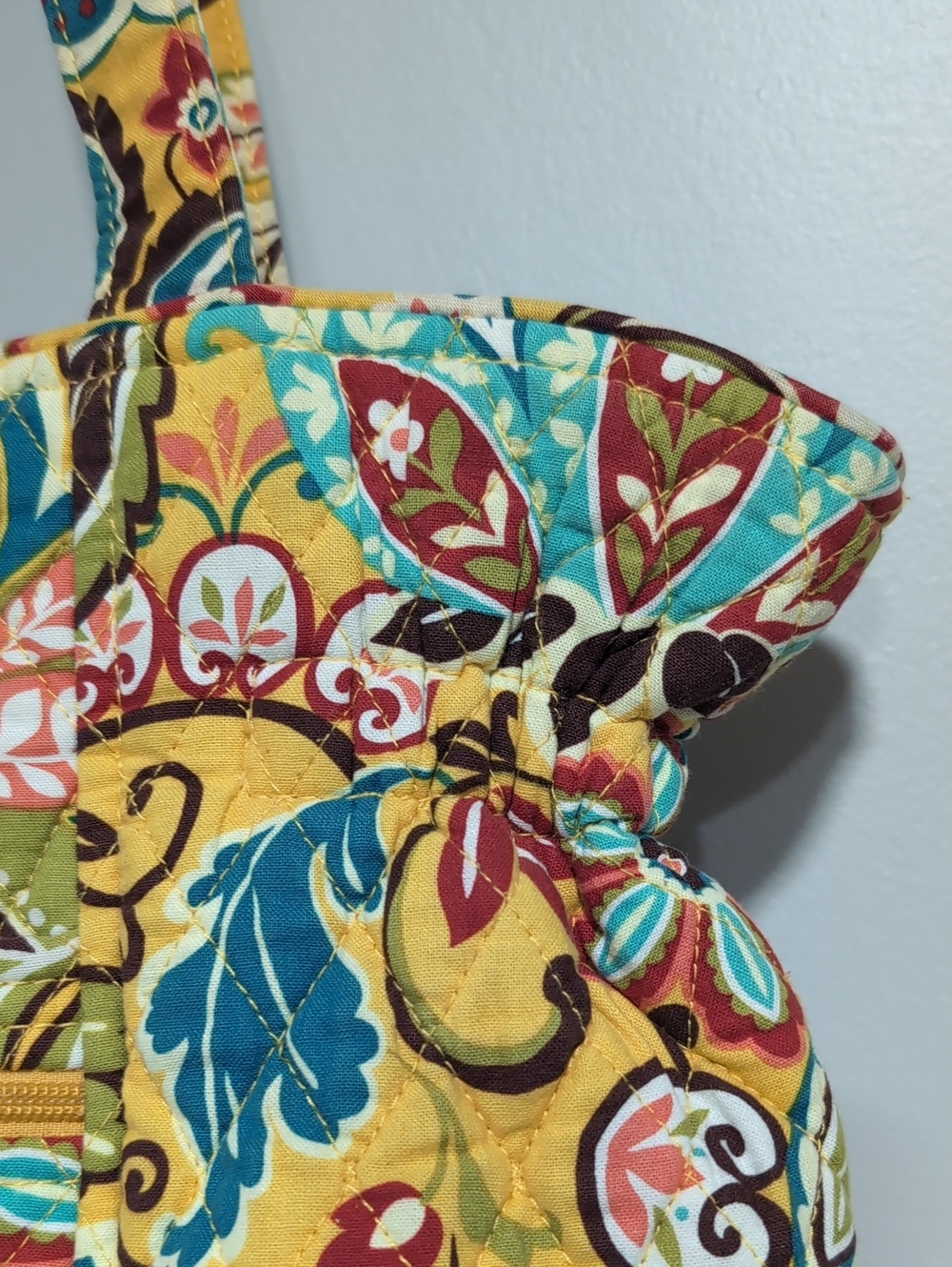 Vera Bradley Laura Quilted Provencal Yellow Floral Shoulder Bag. - Picture 3 of 9